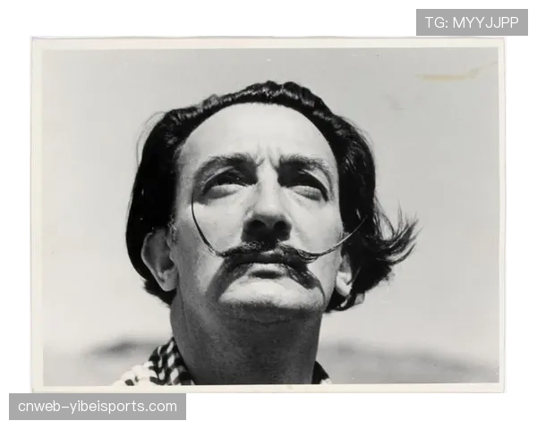 本西蒙斯跨界艺术展亮相 作品拍卖创下高价新纪录 本西蒙斯跨界艺术展亮相 作品拍卖创下高价新纪录