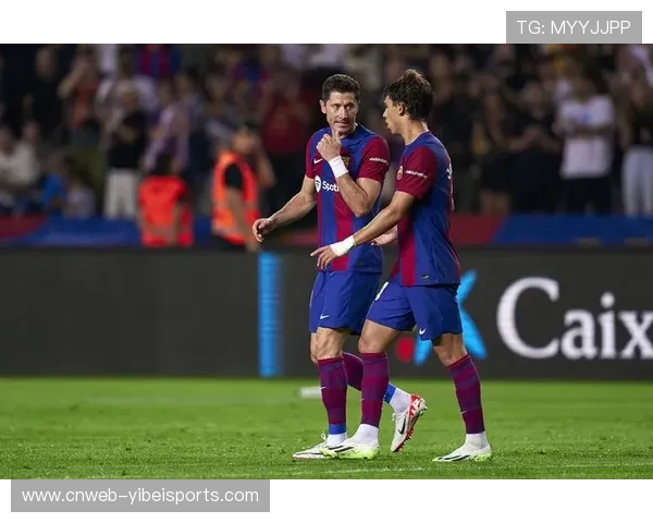 西甲：巴萨4-2客胜塞尔塔，莱万帽子戏法引领进攻