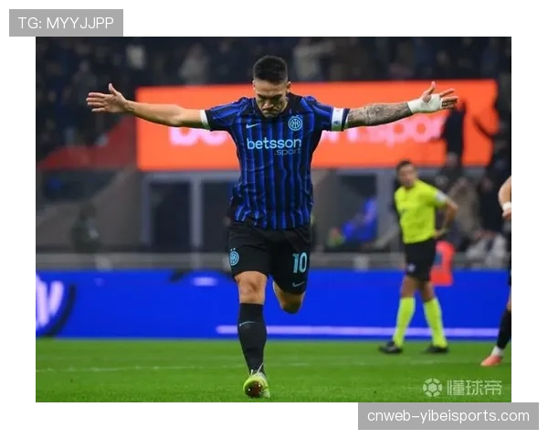 劳塔罗点射破门后指天,告慰刚去世的启蒙教练 劳塔罗点射破门后指天,告慰刚去世的启蒙教练