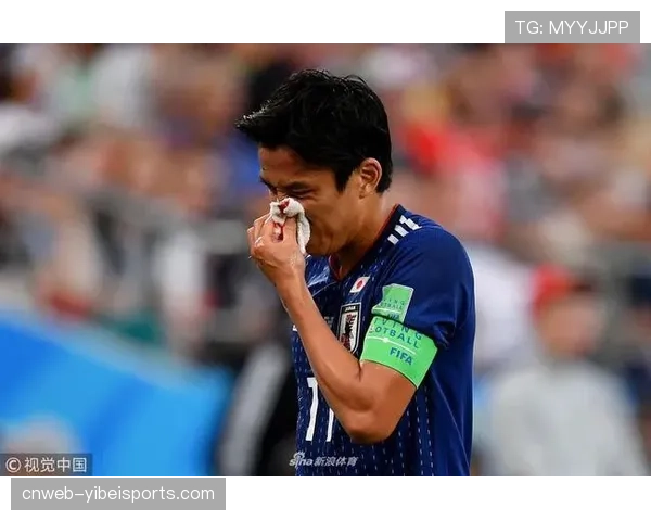 法兰克福官方宣布与日本球员长谷部诚续约一年,转为教练兼球员 法兰克福官方宣布与日本球员长谷部诚续约一年,转为教练兼球员